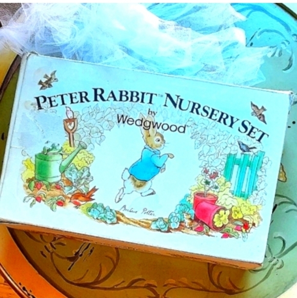 Peter Rabbit Nursery 4 pc set by Wedgewood, Vintage - Picture 2 of 10